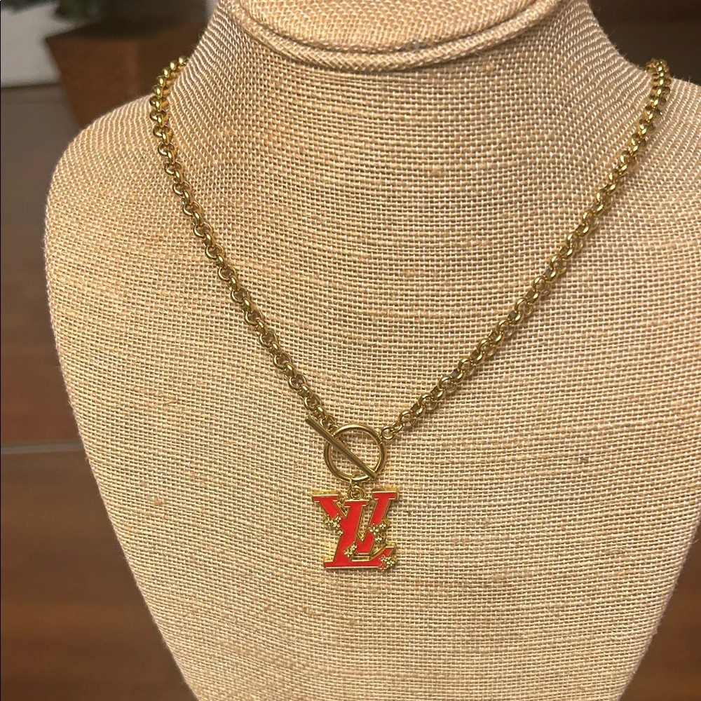 LV Red & Gold Necklace - Picture 3 of 3